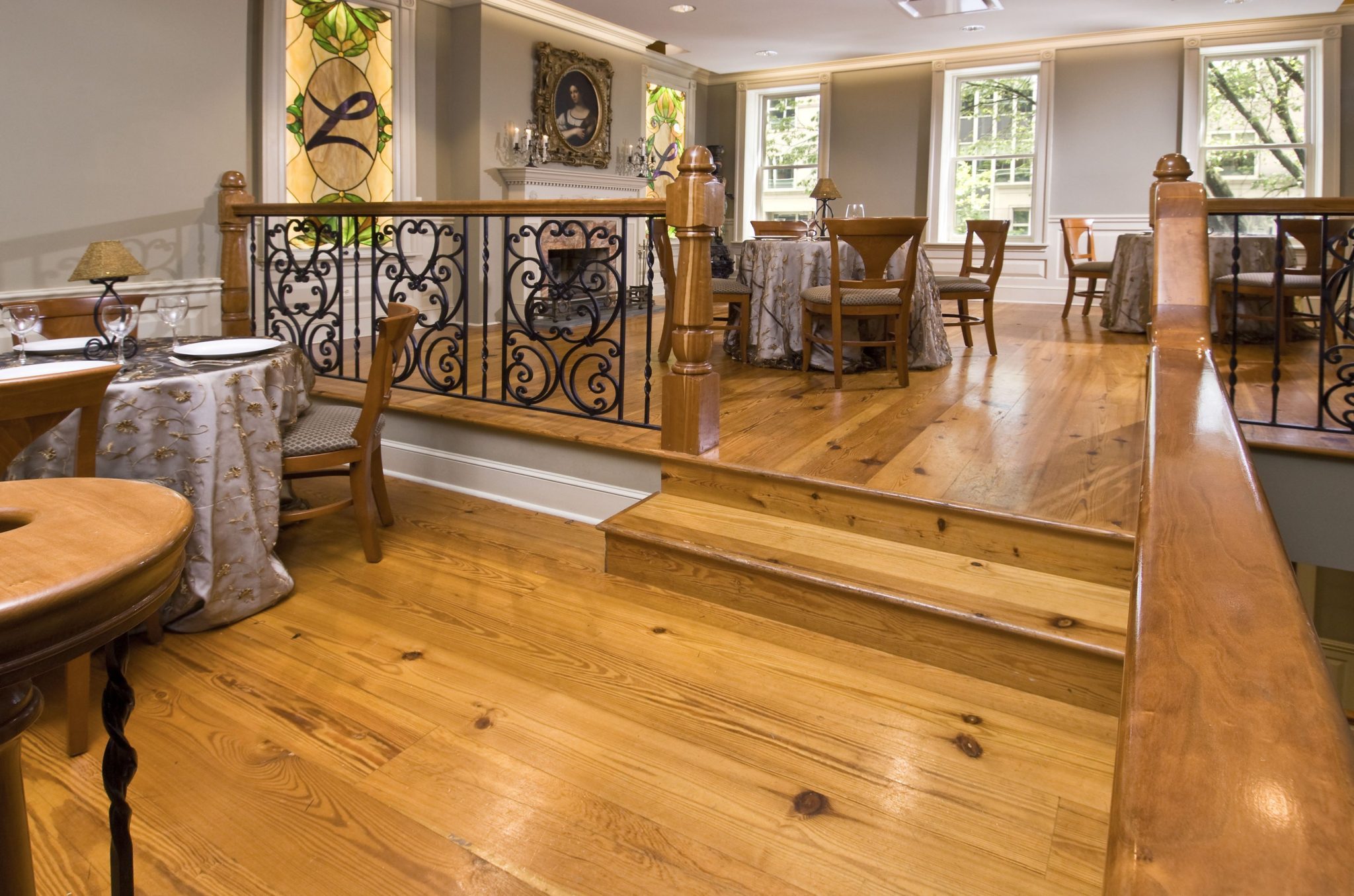 reclaimed heart pine flooring in commercial dining room